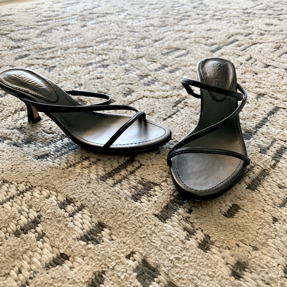 Schutz Women's Mid Heel Stiletto Heel Slip On Mule Sandals in Black Size 5.5